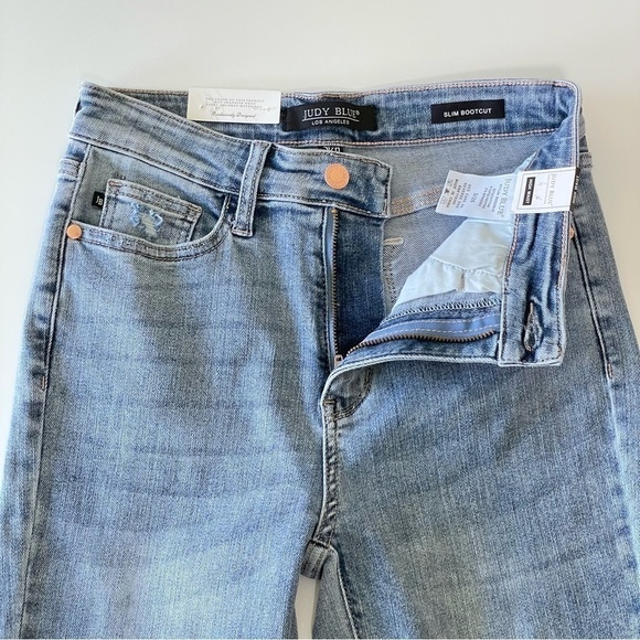 NWT Judy Blue High Waist Slim Bootcut Slit Hem Jean Light Wash 3 / 26 - Picture 7 of 14